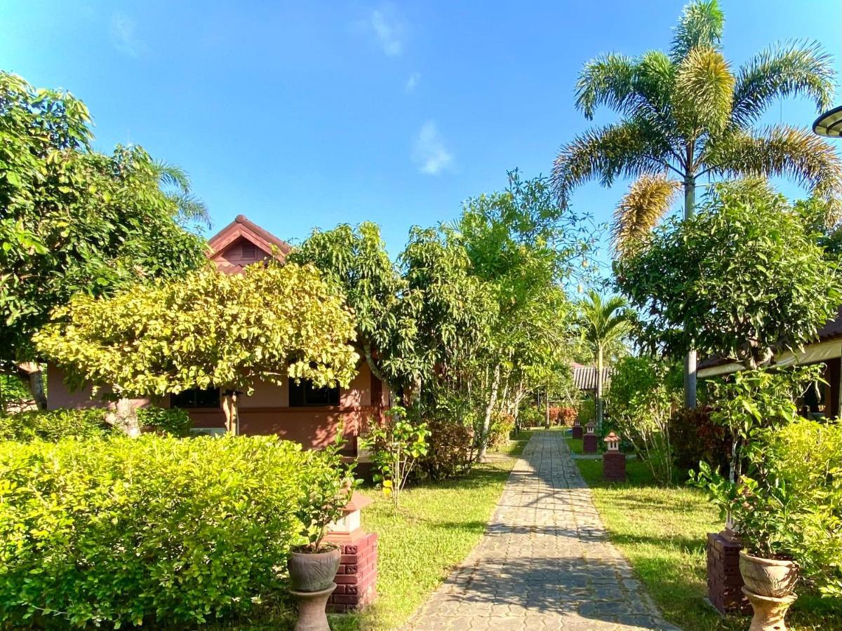 Mom And Me Resort & Farm Doi Saket エクステリア 写真